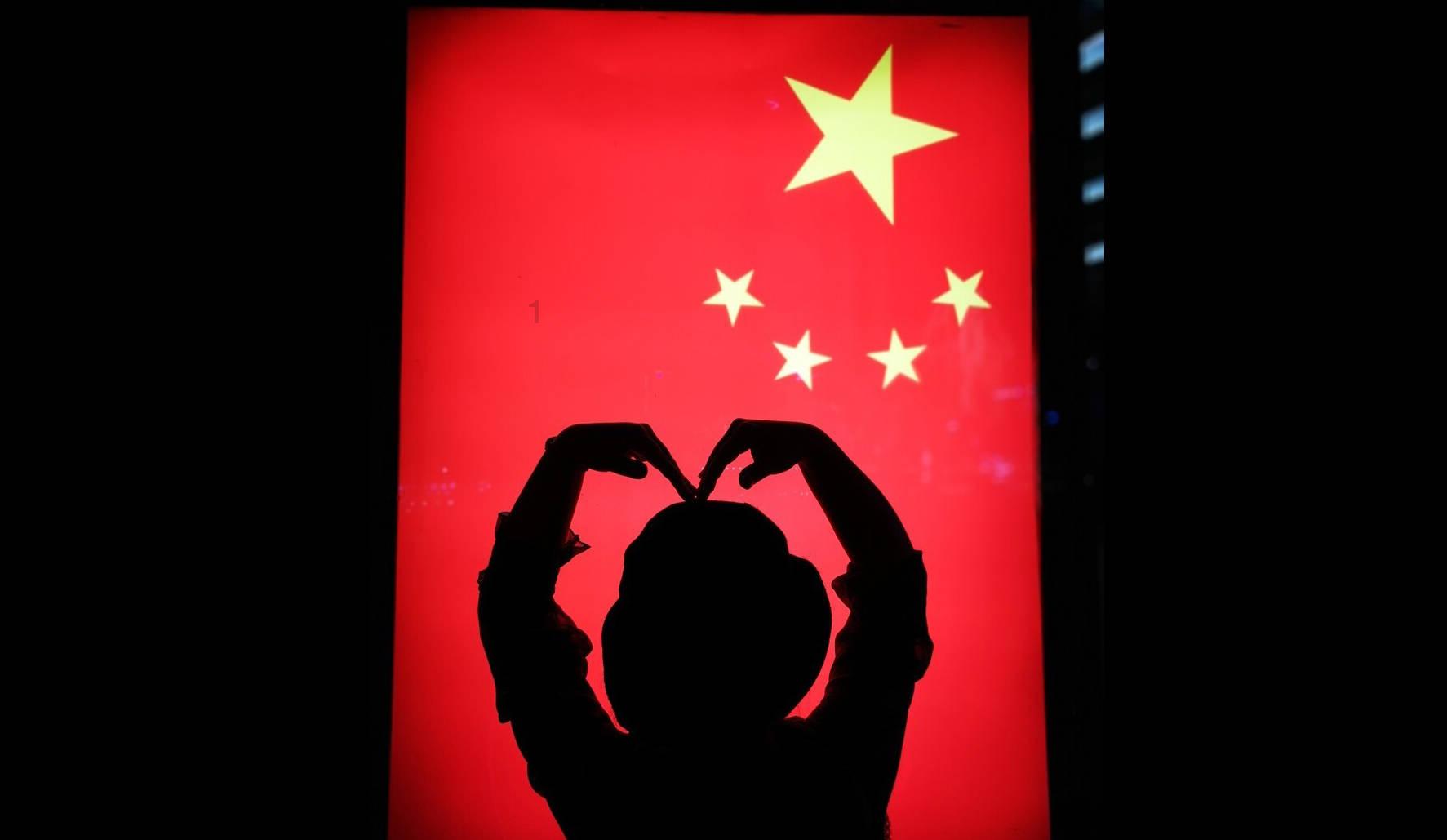 梅德韦杰夫:美国或长期陷入民间对立的深渊