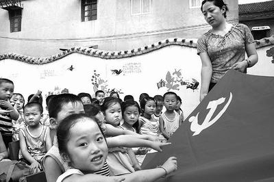 演员孔琳：历经3段感情依旧未婚，54岁容貌憔悴